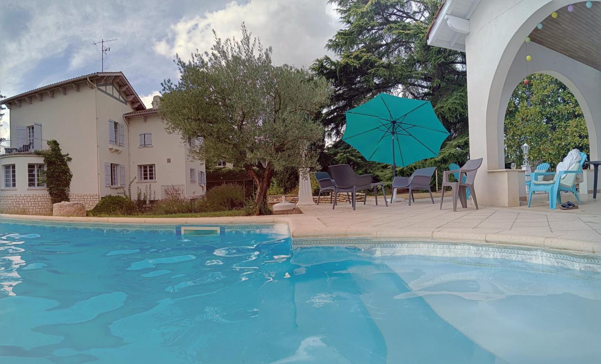 La Maison Basque Sainte-Livrade-sur-Lot Esterno foto