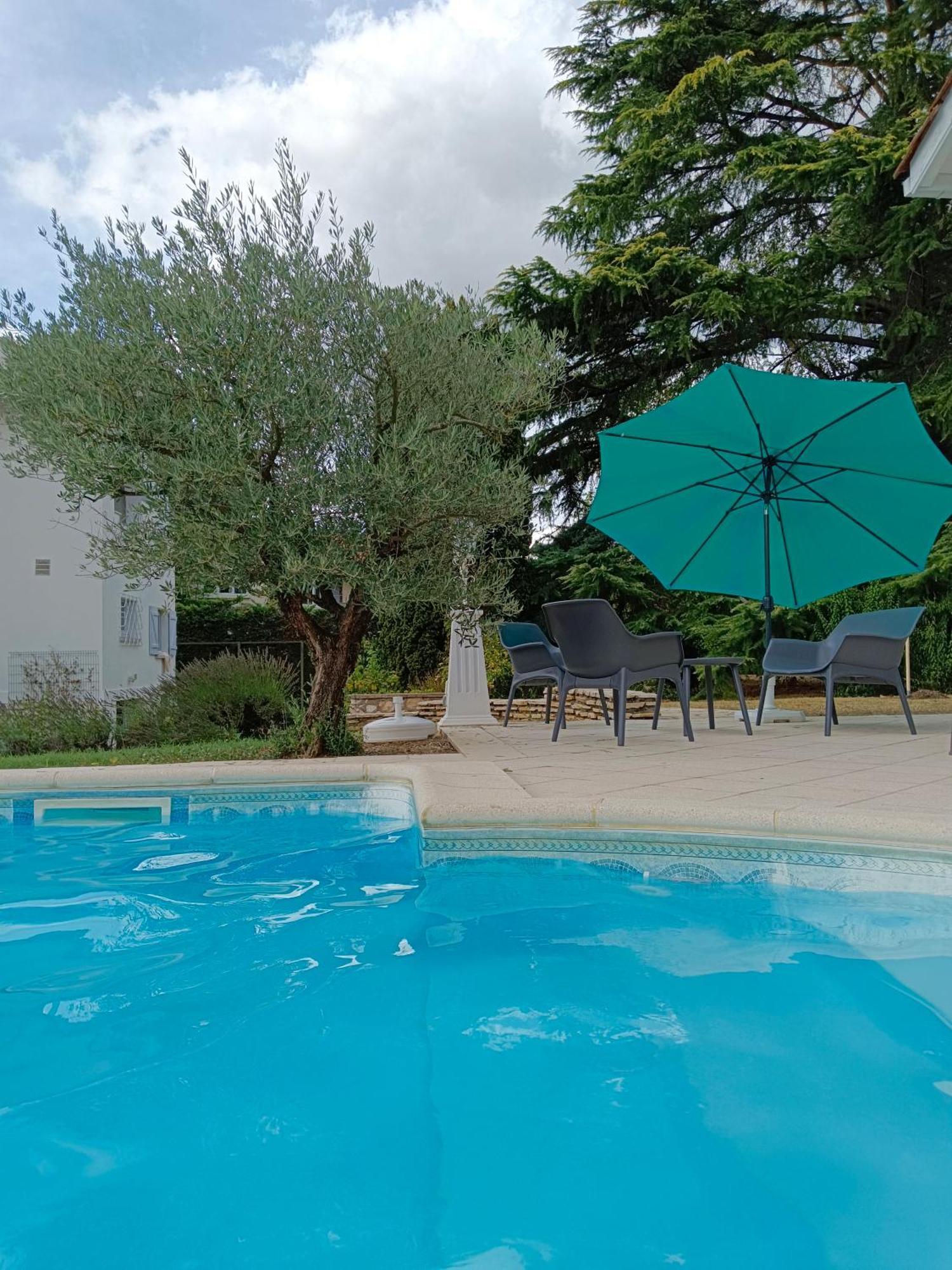 La Maison Basque Sainte-Livrade-sur-Lot Esterno foto
