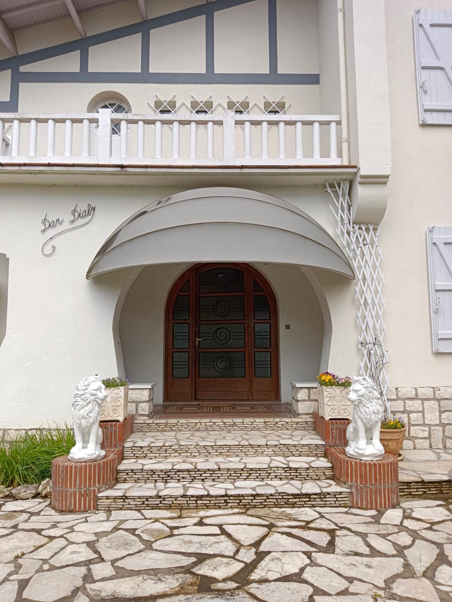 La Maison Basque Sainte-Livrade-sur-Lot Esterno foto